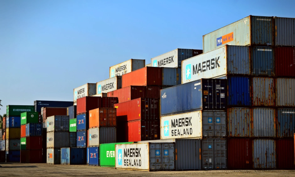 在Kubernetes的一个Pod内连续依次执行Container