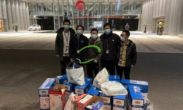 上海疫情下上海金融网维在机房打地铺，留守超15天吃住都在机房